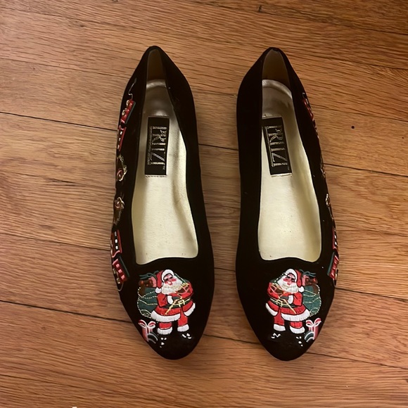 Pritzi Shoes - PRITZI • vintage velvet Santa Christmas themed loafer • size 8.5